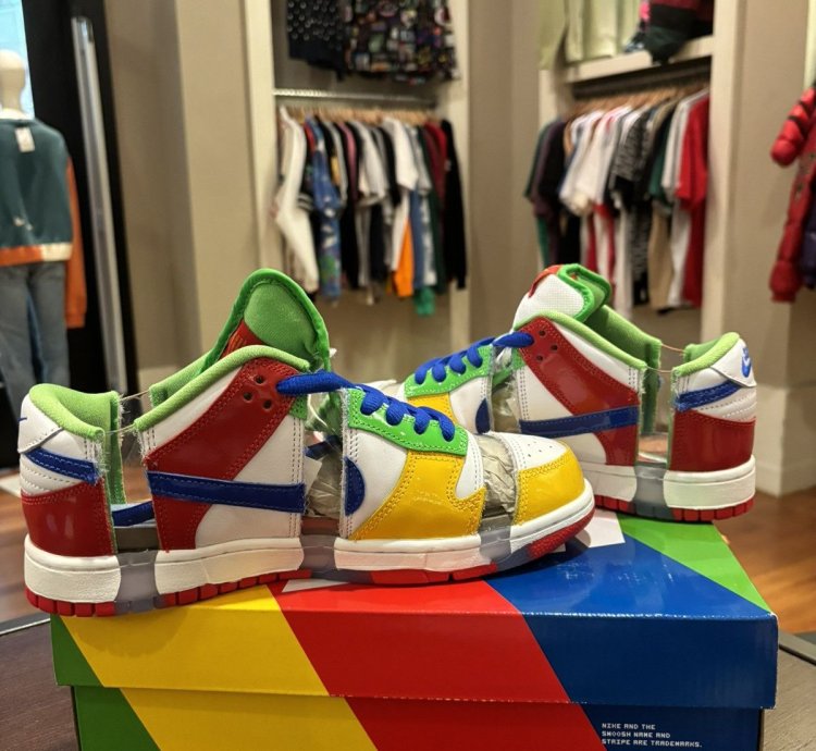Nike Sb Dunk Low Sandy Bodecker