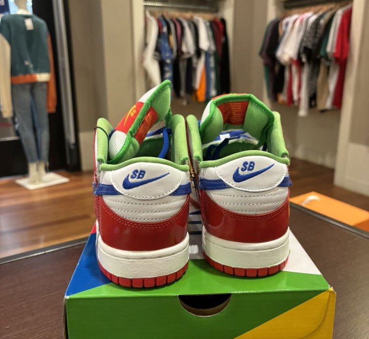 Nike Sb Dunk Low Sandy Bodecker