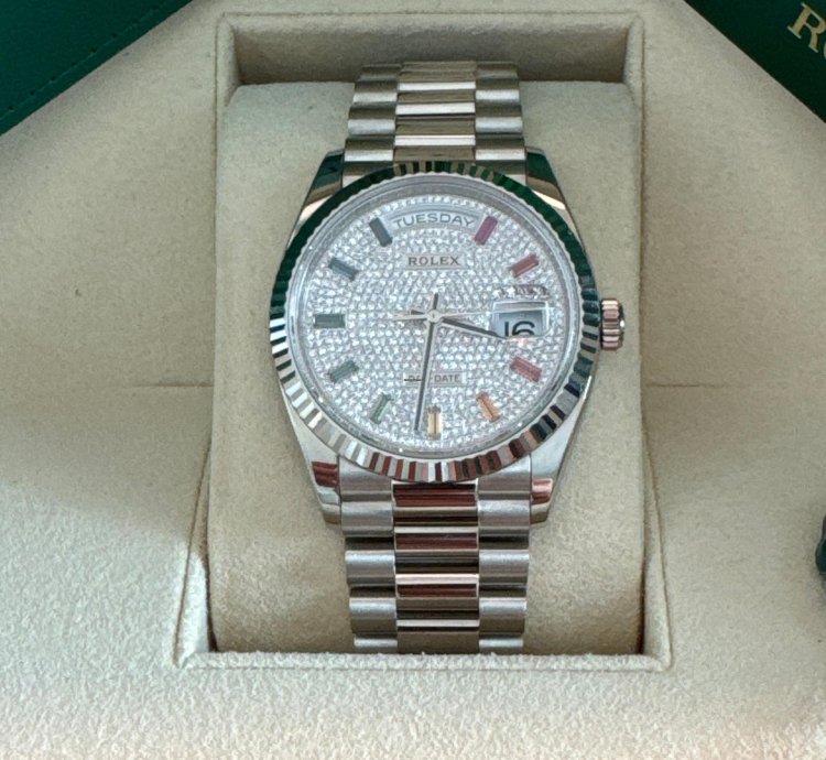 Rolex Day-date 36 Mint 2020 Day-date 36 Rainbow Crayola Pave Diamond Dial