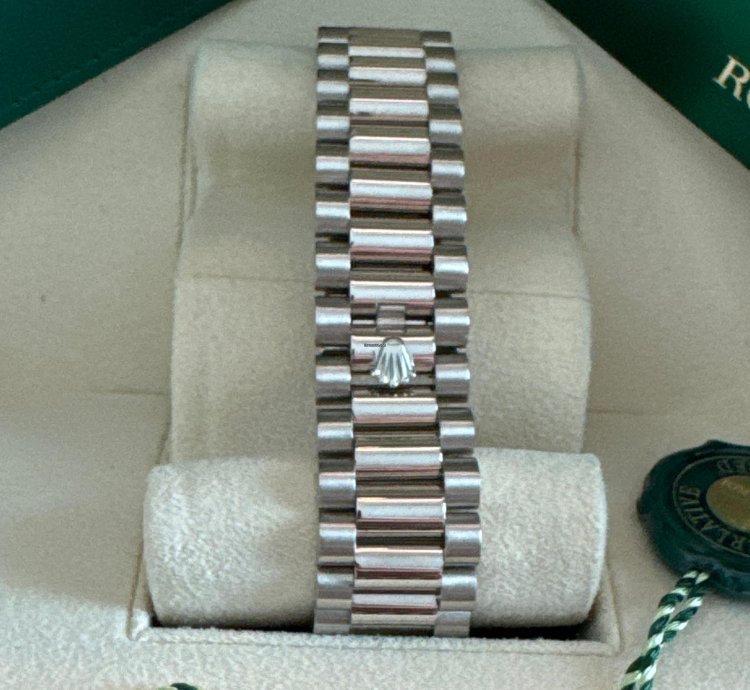 Rolex Day-date 36 Mint 2020 Day-date 36 Rainbow Crayola Pave Diamond Dial