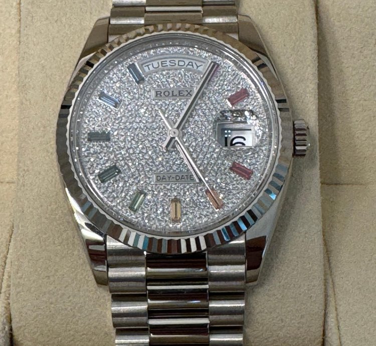 Rolex Day-date 36 Mint 2020 Day-date 36 Rainbow Crayola Pave Diamond Dial