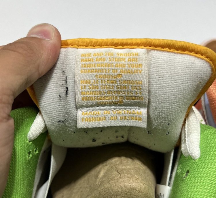 Nike Sb Dunk Low Street Hawker 2021