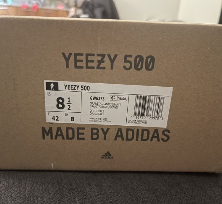 8 5 Grainte Yeezy 500