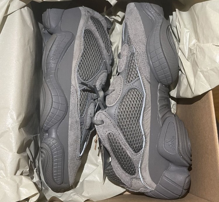 8 5 Grainte Yeezy 500
