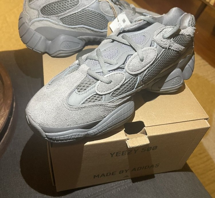 8 5 Grainte Yeezy 500