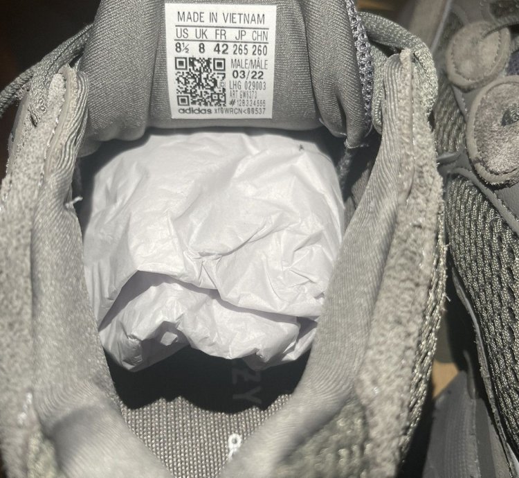 8 5 Grainte Yeezy 500