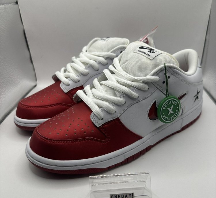 Nike Sb Dunk Low Supreme Jewel Swoosh