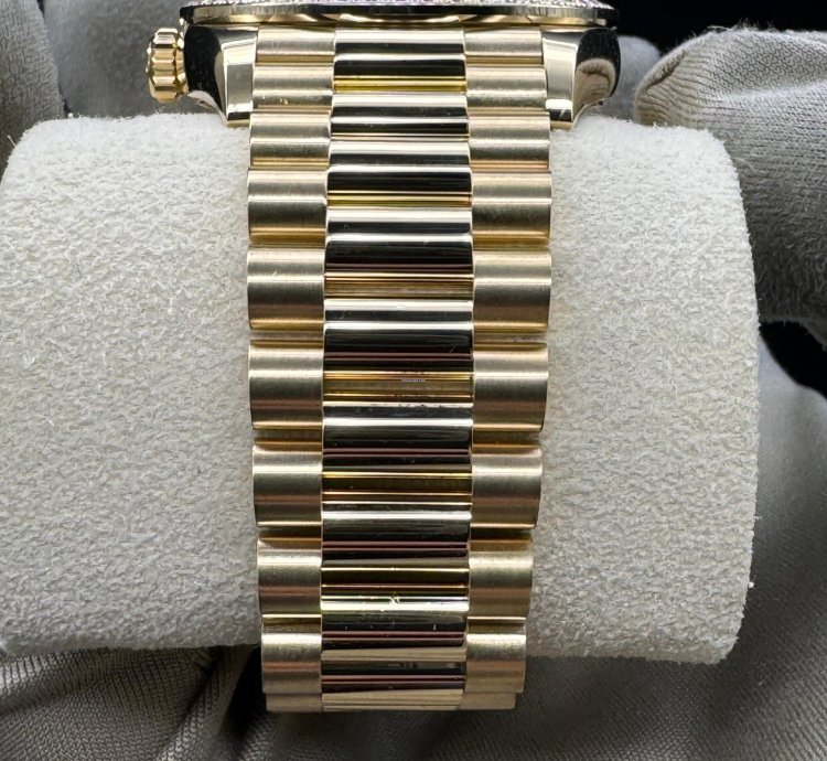 Rolex Day-date 36 Mother Of Pearl Diamond Dial Unworn
