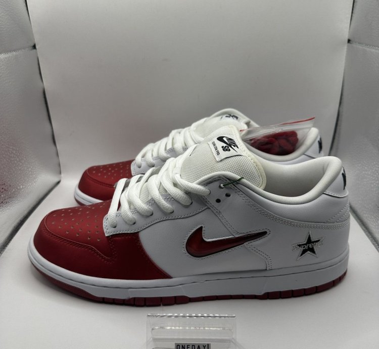 Nike Sb Dunk Low Supreme Jewel Swoosh