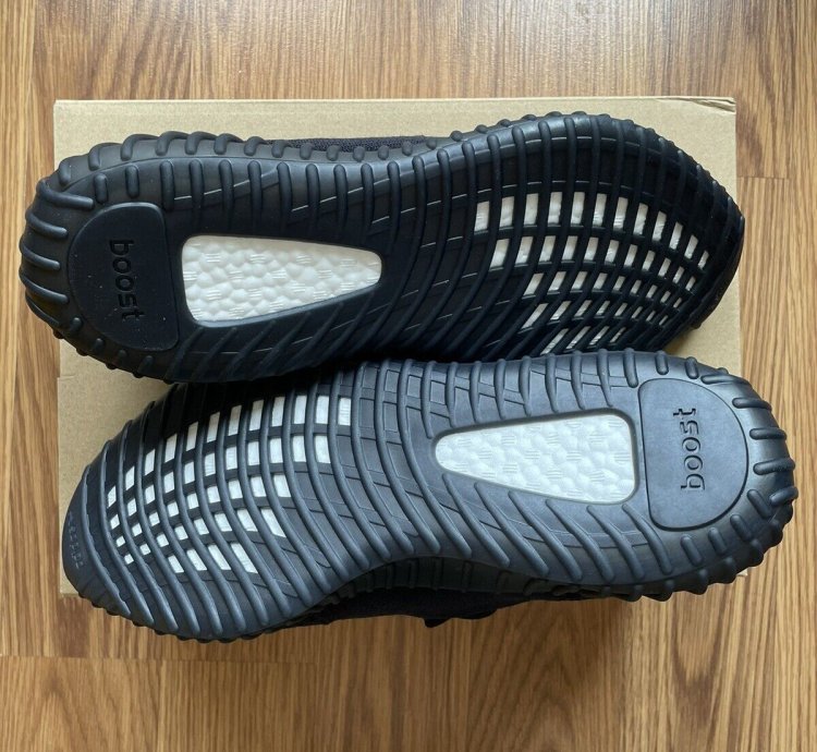 8 5 Yeezy 350 V2 Onyx Black 2023 V1 700 Pirate Utility 500