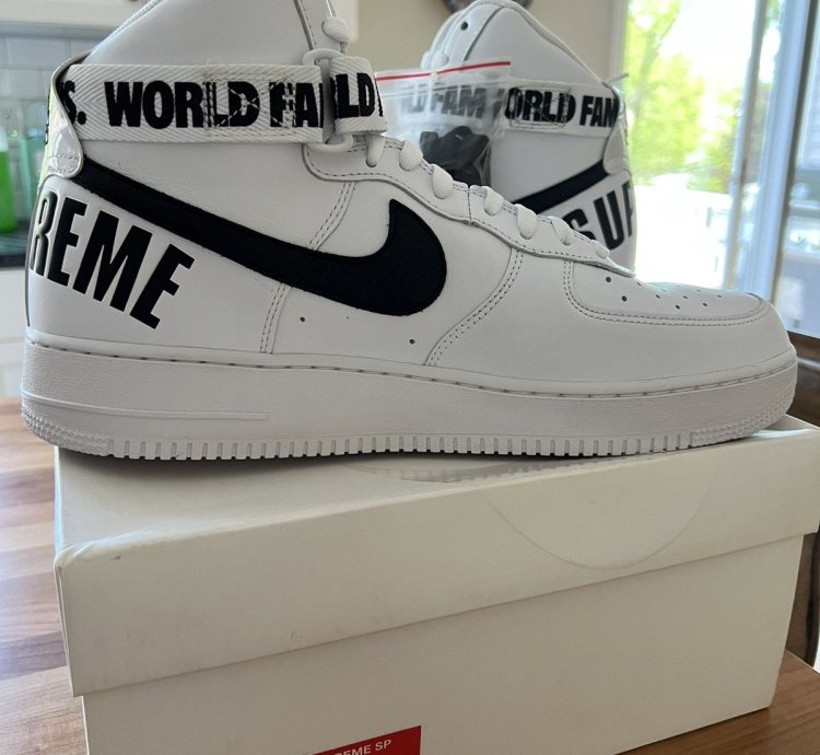 Supreme Nike Air Force 1 High World Famous White