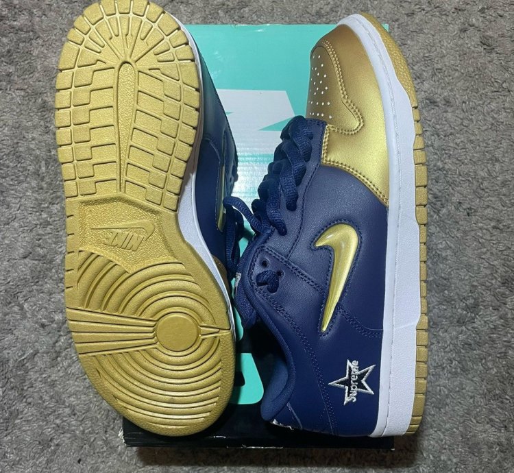 Nike Sb Dunk Low Supreme Jewel Swoosh Gold