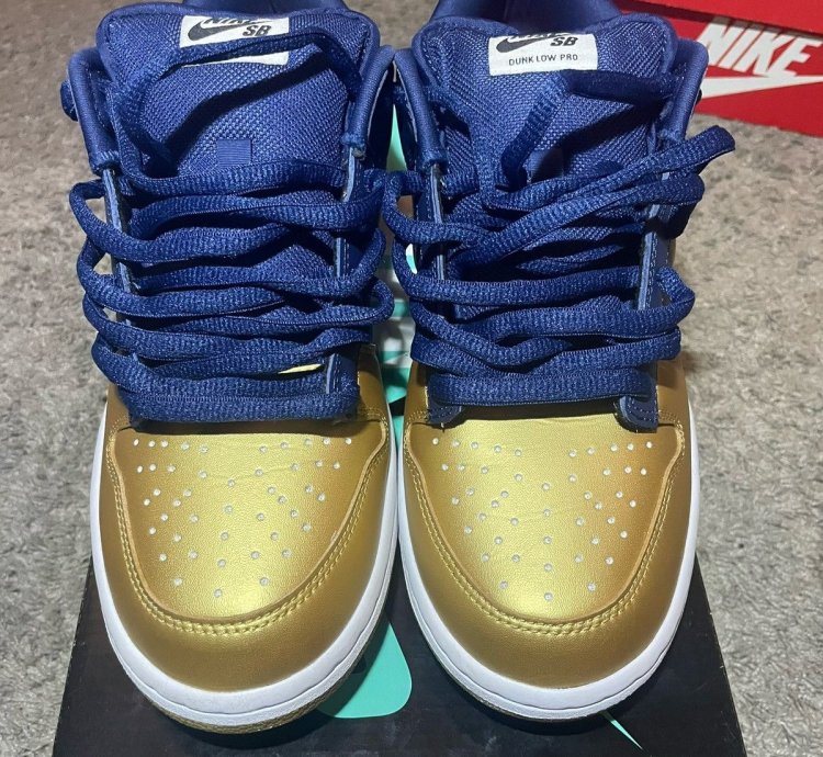 Nike Sb Dunk Low Supreme Jewel Swoosh Gold