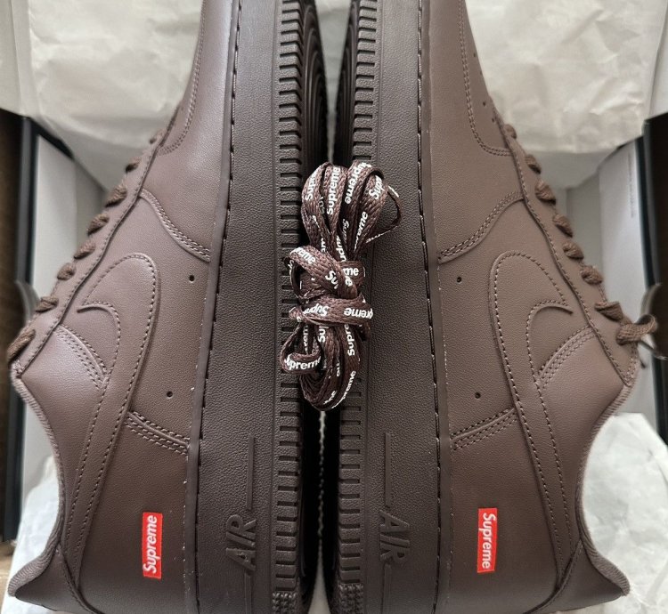 Supreme Nike Air Force 1 Low