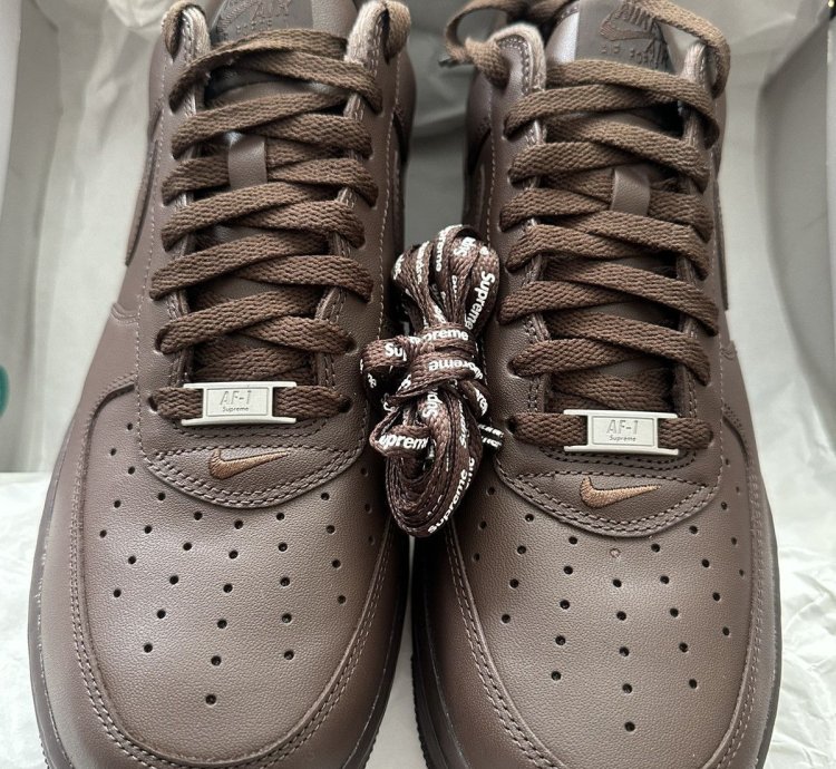 Supreme Nike Air Force 1 Low