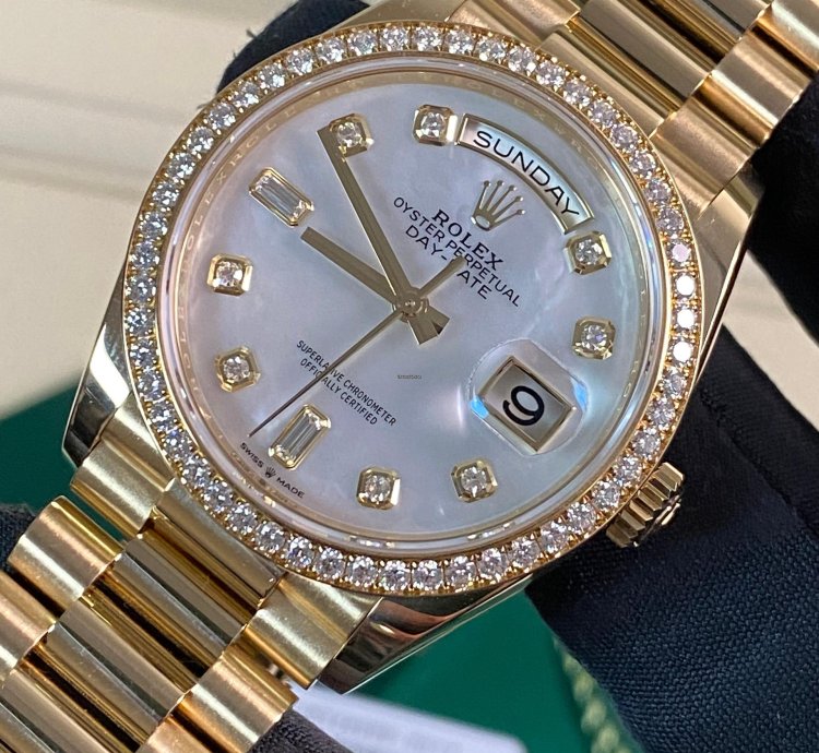 Rolex Day-date 36 New 2022 Unworn Day-date 36 Yellow Gold Mother-of-pearl Diamond Dial Diamond Bezel