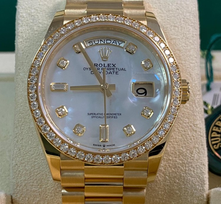 Rolex Day-date 36 New 2022 Unworn Day-date 36 Yellow Gold Mother-of-pearl Diamond Dial Diamond Bezel