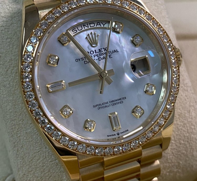 Rolex Day-date 36 New 2022 Unworn Day-date 36 Yellow Gold Mother-of-pearl Diamond Dial Diamond Bezel