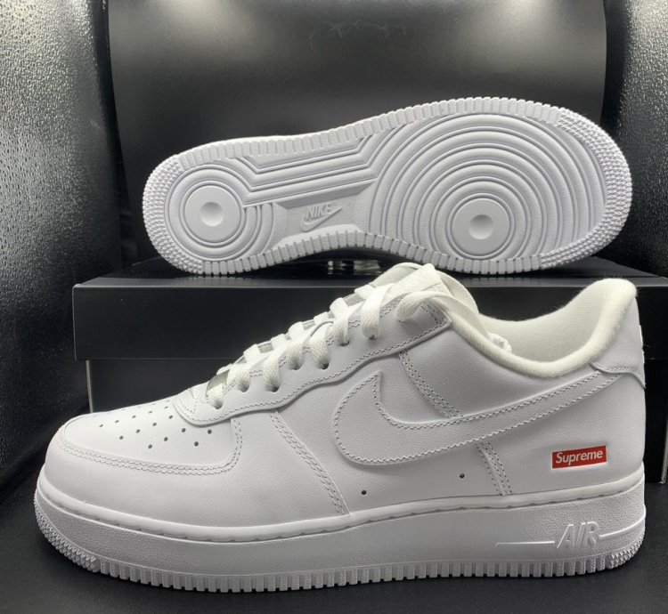 Supreme Nike Air Force 1 Low - Size 10 5