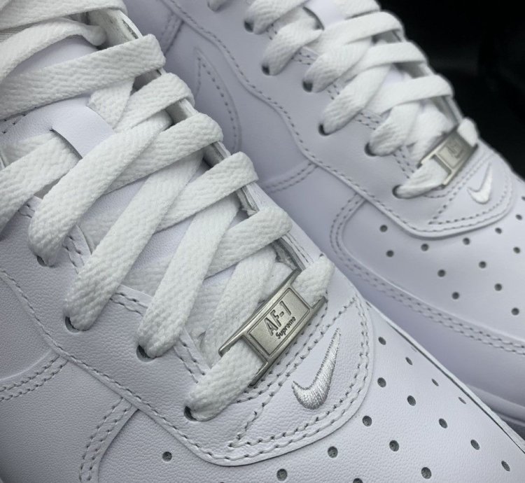 Supreme Nike Air Force 1 Low - Size 10 5