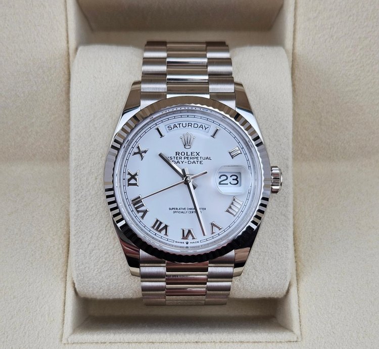 Rolex Day-date 36 New 2023 President White Gold 18kt White Dial Roman Letter 128239-0038