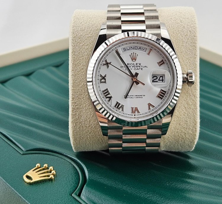 Rolex Day-date 36 New 2023 President White Gold 18kt White Dial Roman Letter 128239-0038