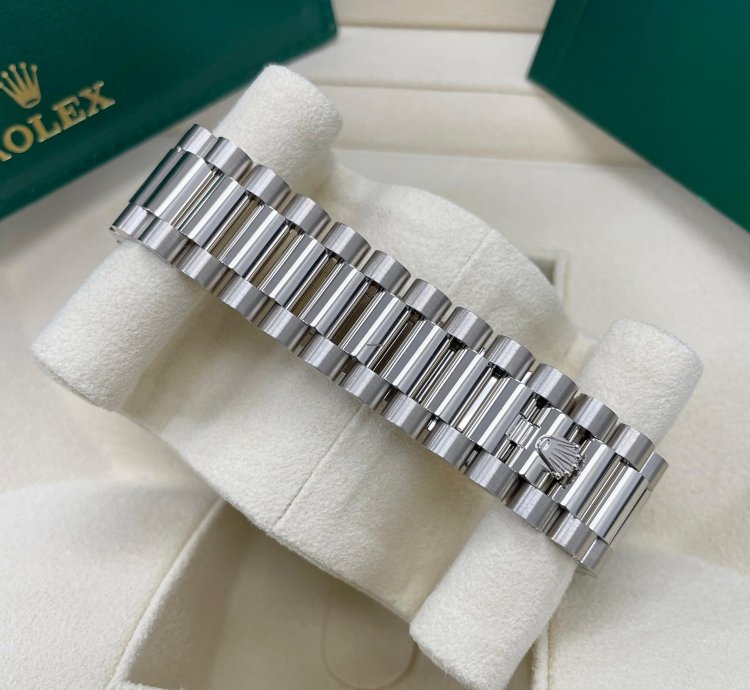 Rolex Day-date 36 New Day-date 36mm 128239 Fluted Bezel Blue Ombre Diamond Dial Presidential Band