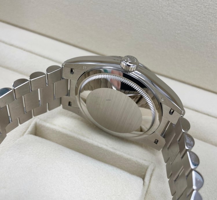 Rolex Day-date 36 New Day-date 36mm 128239 Fluted Bezel Blue Ombre Diamond Dial Presidential Band