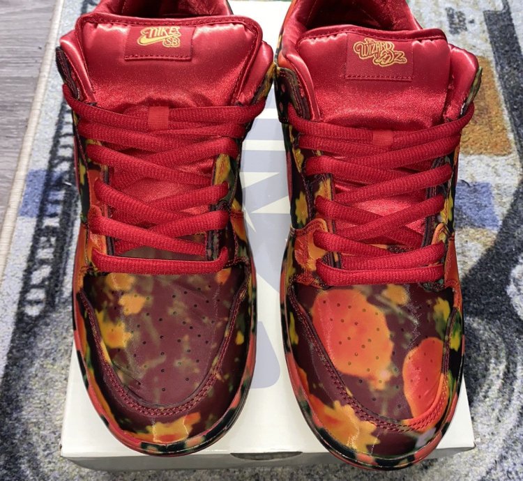 Nike Sb Dunk Low The Wizard Of Oz Poppy Field