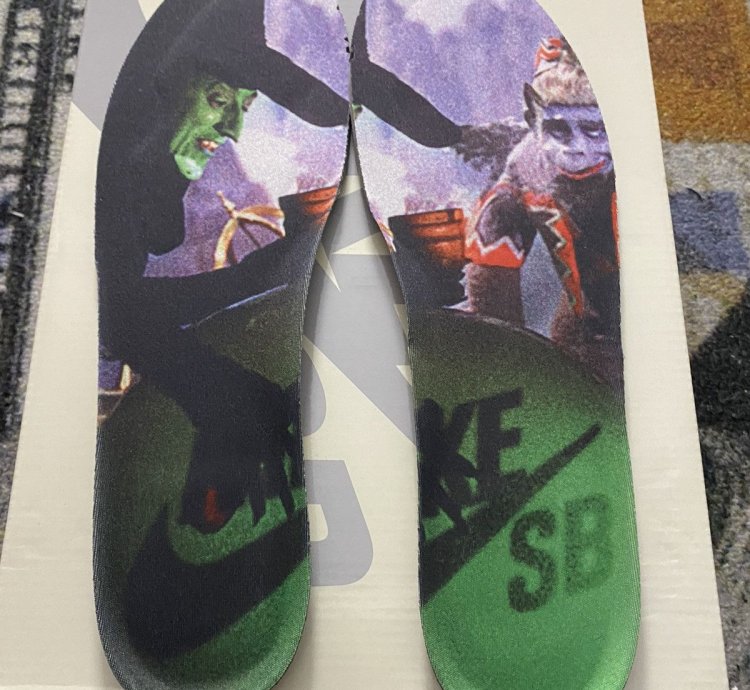 Nike Sb Dunk Low The Wizard Of Oz Poppy Field