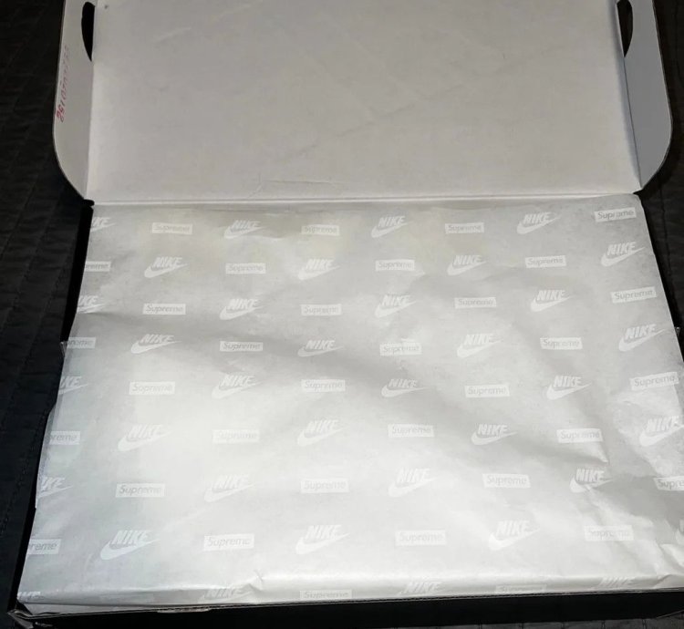 Supreme Nike Air Force 1 Low Sneakers2