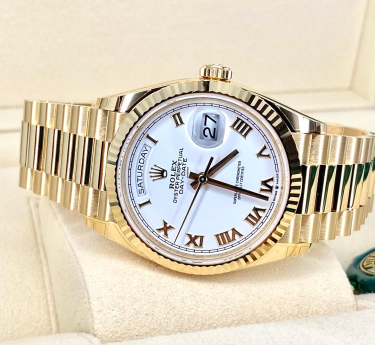 Rolex Day-date 36 New Full Set Full Stickers 2023 White Roman Dial 128238 Yellow Gold