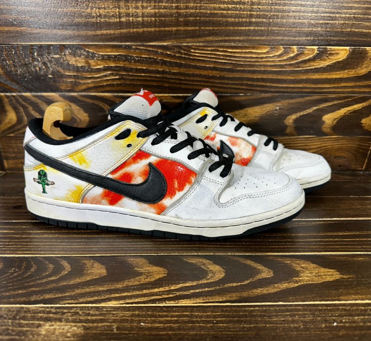 Nike Sb Dunk Low Tie-dye Raygun - White Men Sneakers
