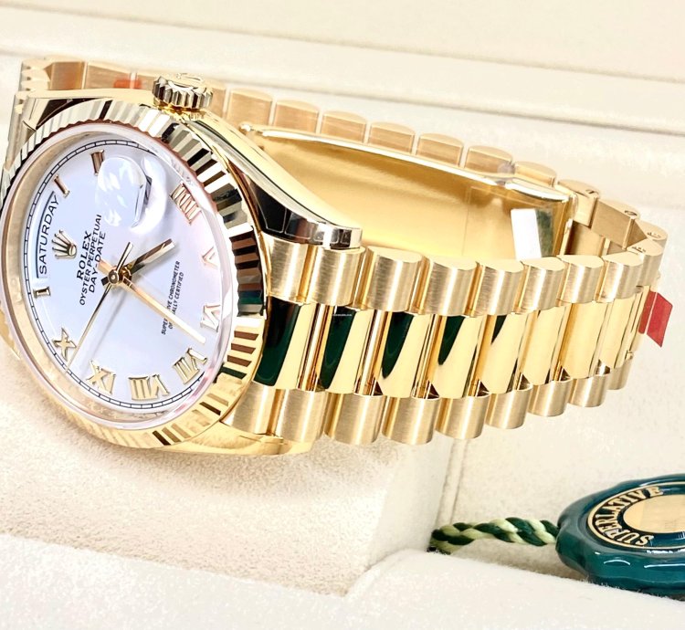 Rolex Day-date 36 New Full Set Full Stickers 2023 White Roman Dial 128238 Yellow Gold