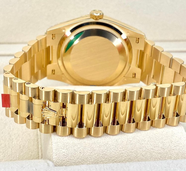 Rolex Day-date 36 New Full Set Full Stickers 2023 White Roman Dial 128238 Yellow Gold