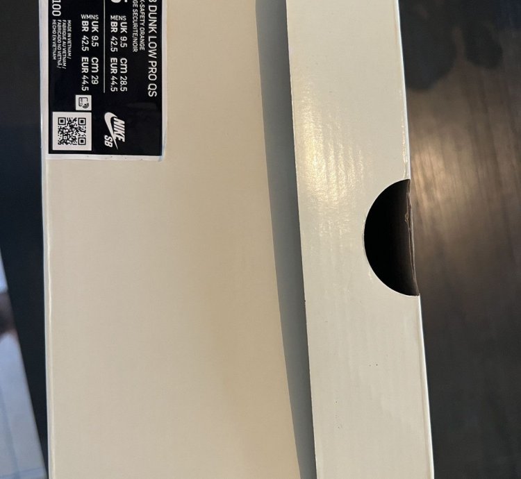 Nike Sb Dunk Low Tightbooth