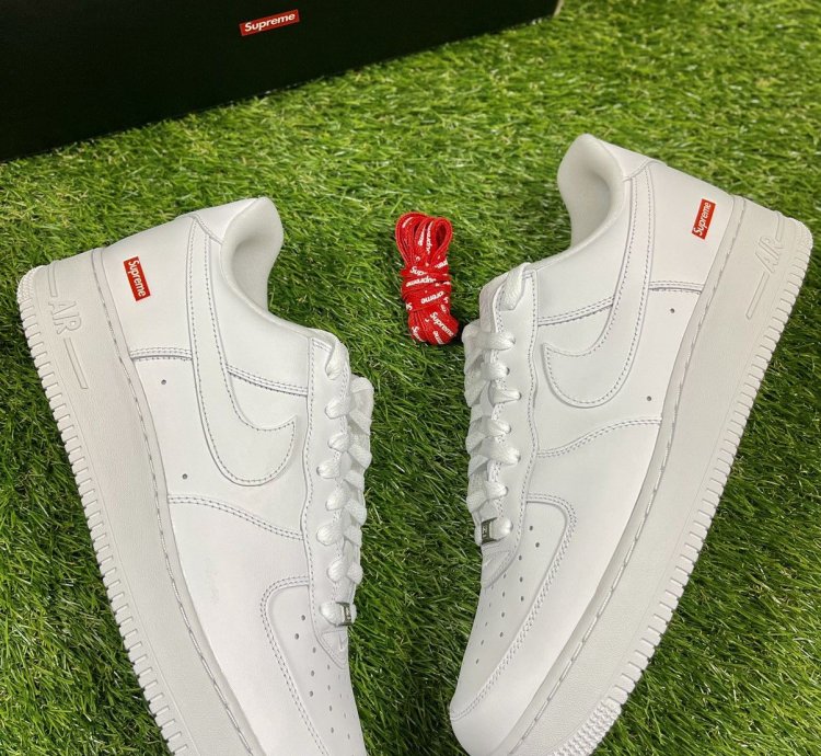 Supreme Nike Air Force 1 Low White