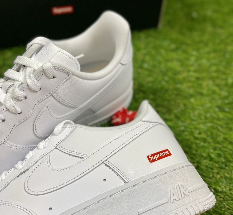 Supreme Nike Air Force 1 Low White