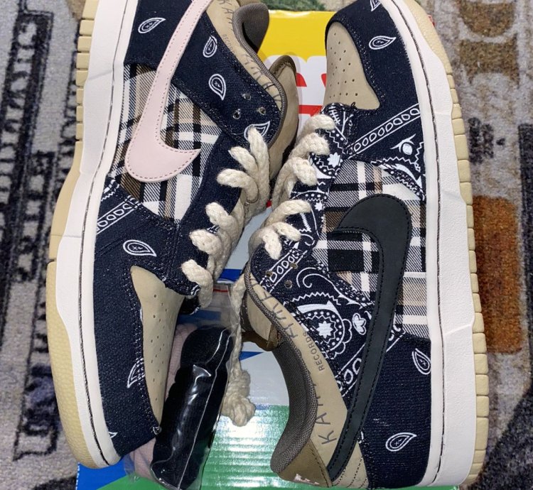 Nike Sb Dunk Low Travis Scott