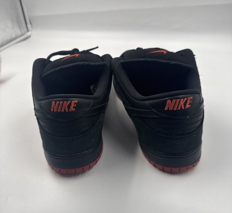 Nike Sb Dunk Low Trd Qs Black Pigeon Sneakers