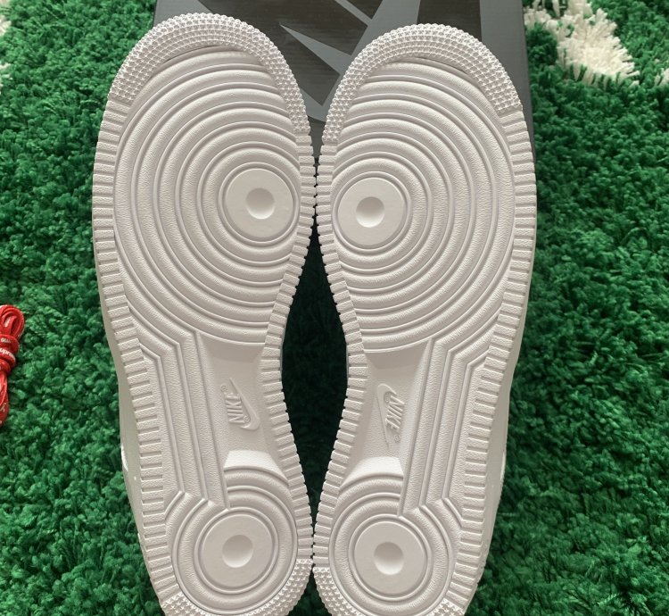 Supreme Nike Air Force 1 One Low White Size 11 New