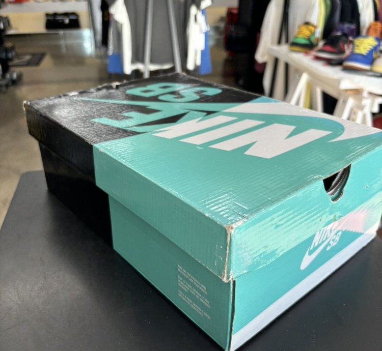 Nike Sb Dunk Low Valentine Day Sz 10 5 2014