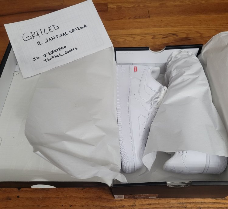 Supreme Nike Air Force 1 White