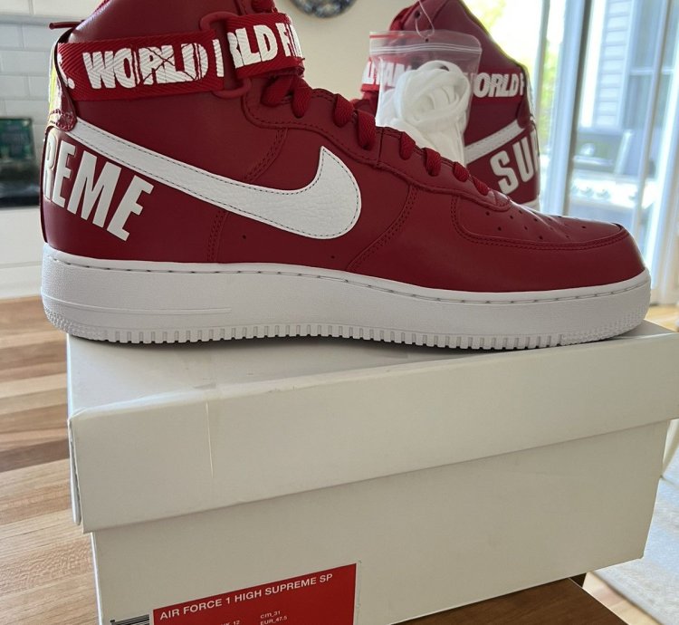 Supreme Nike Air Force One High World Famous