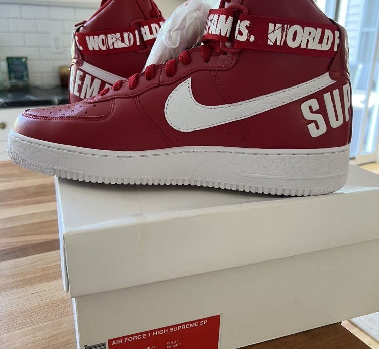 Supreme Nike Air Force One High World Famous