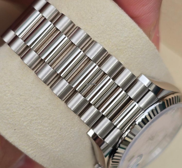 Rolex Day-date 36 Pink Opal Dial
