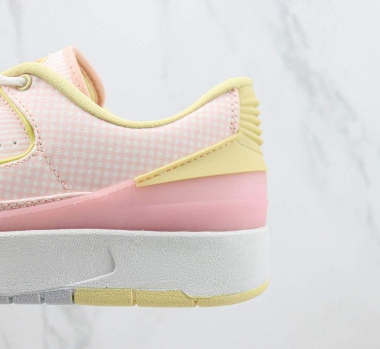 Air Jordan 2 Retro Low craft Seersucker