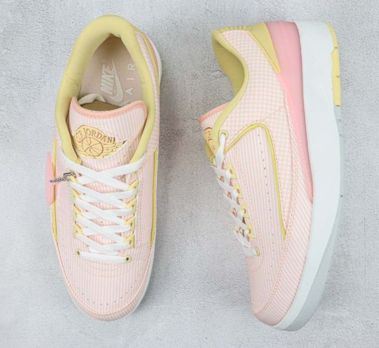 Air Jordan 2 Retro Low craft Seersucker