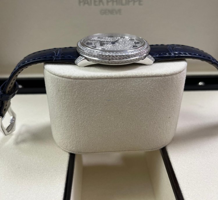 Patek Philippe Calatrava Swirl 4978 400g-001