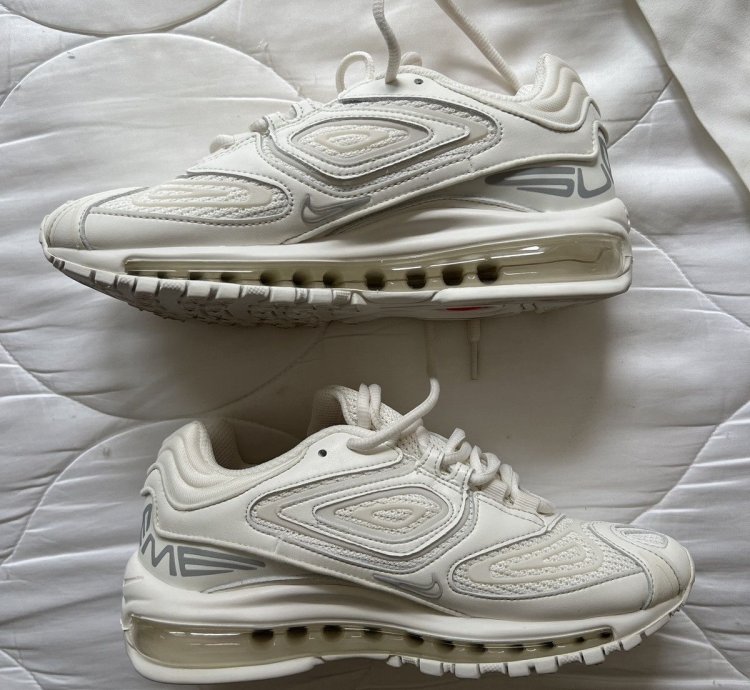 Supreme Nike Air Max 98